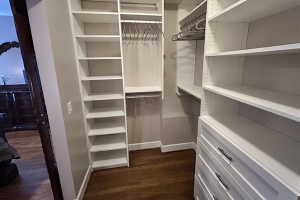 Master Suite - Large Walk-In Closet