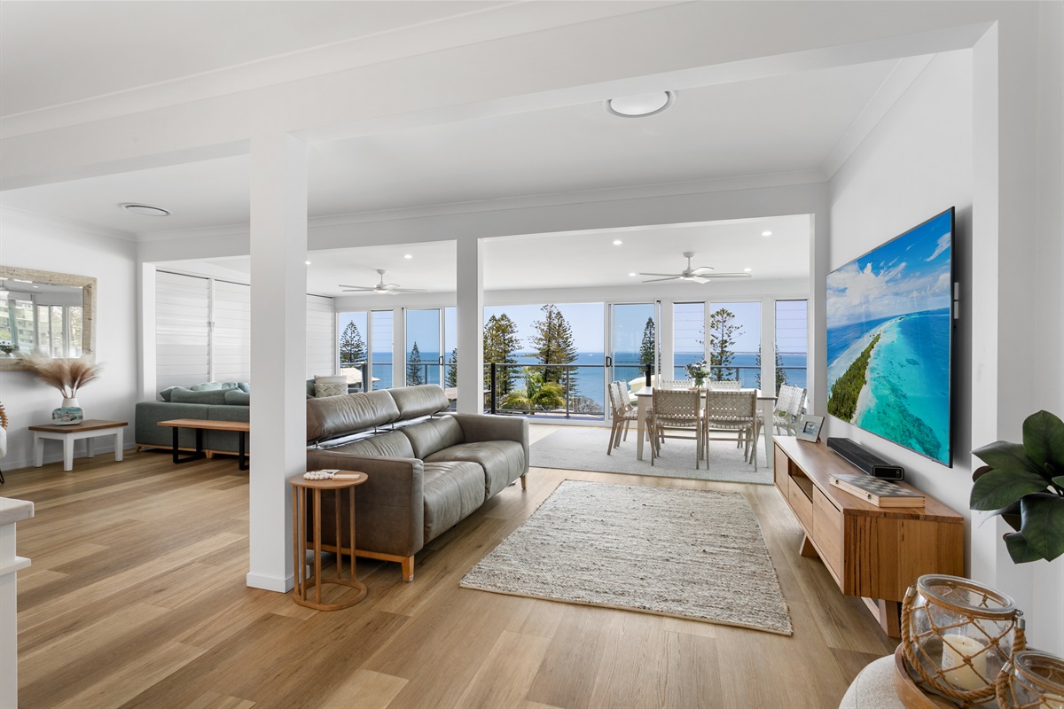 Find a beautifully decorated area to retreat to. Watch one of 5 smart TVs!