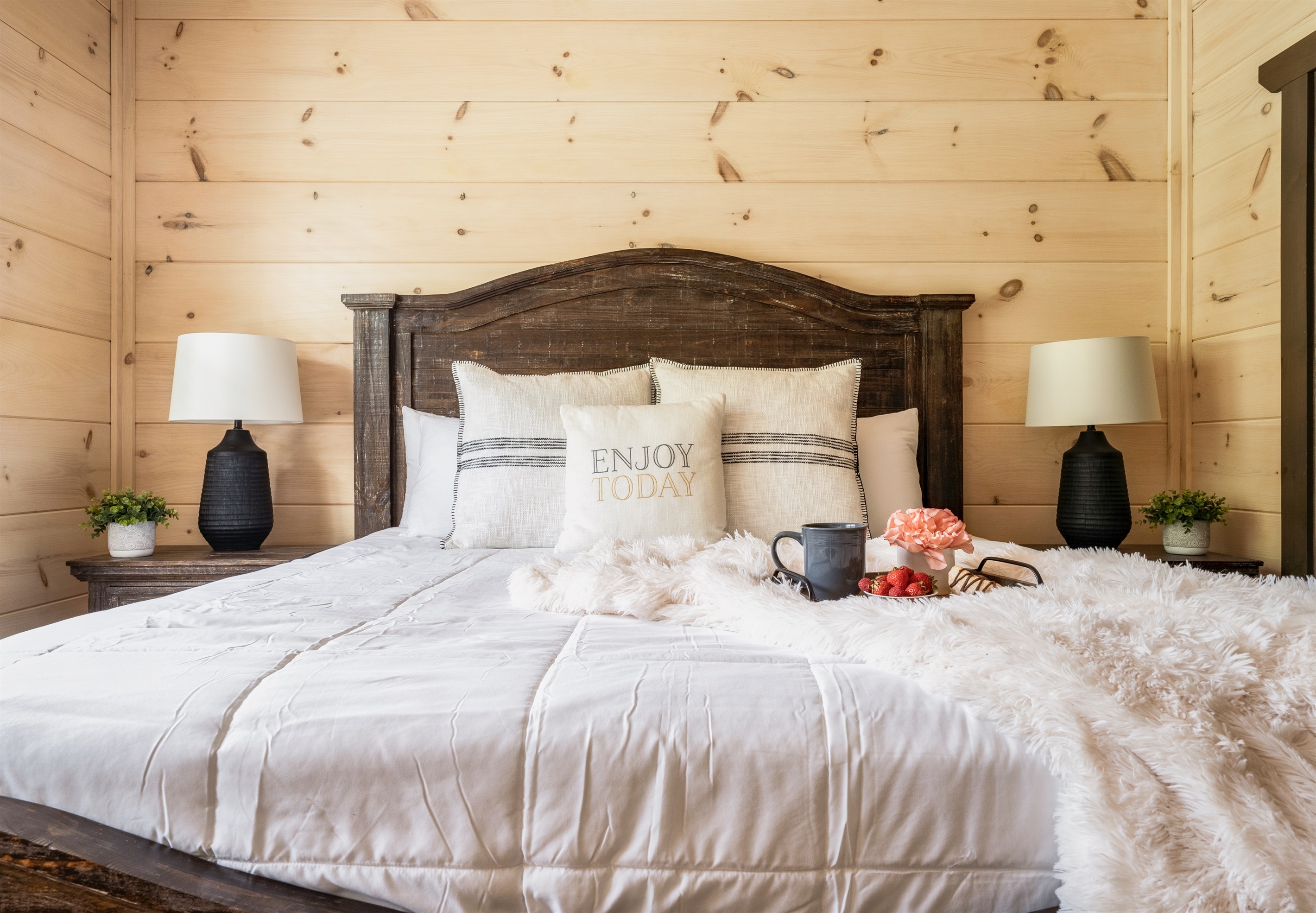 Linens and covers are changed and sanitized every check -in