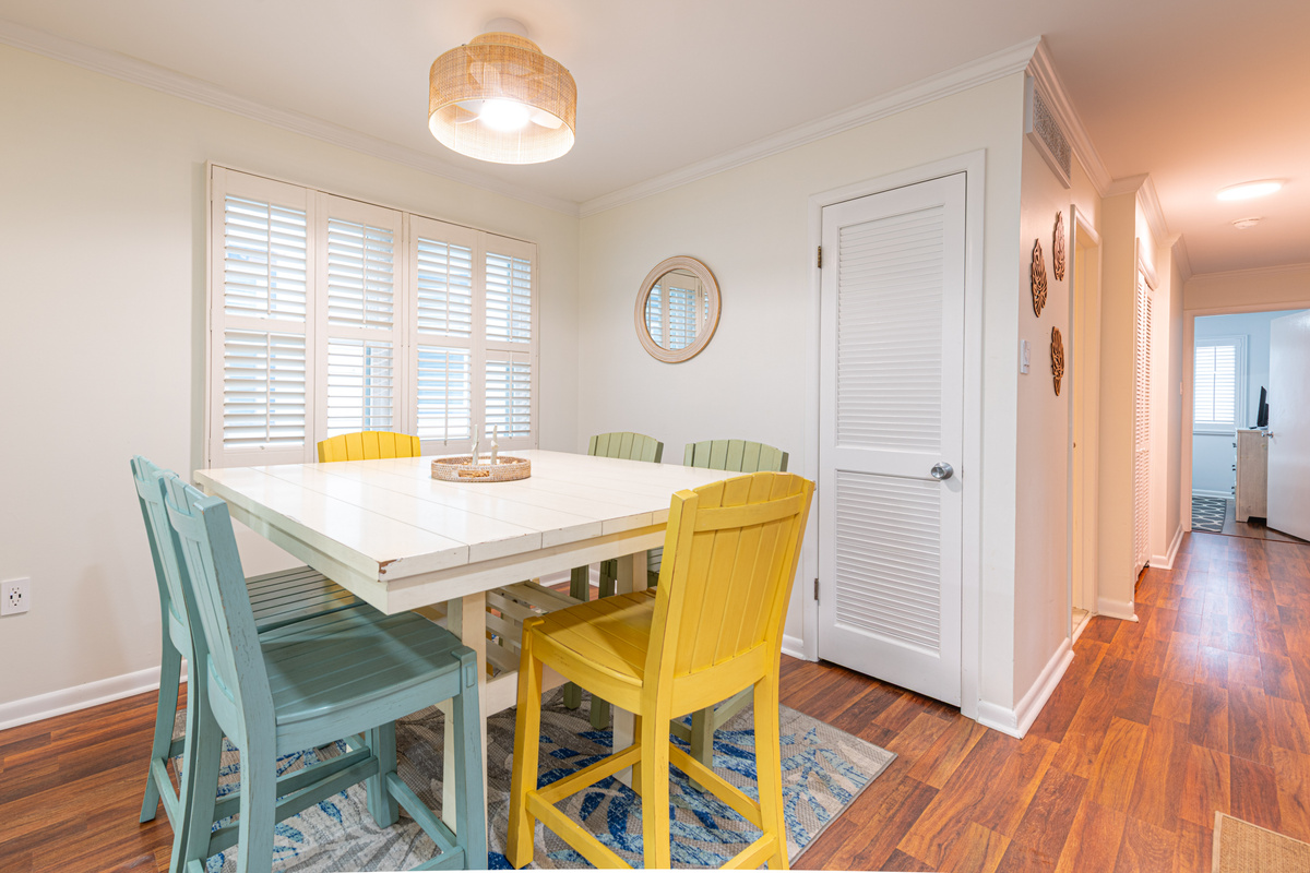 dining_room_table_seating