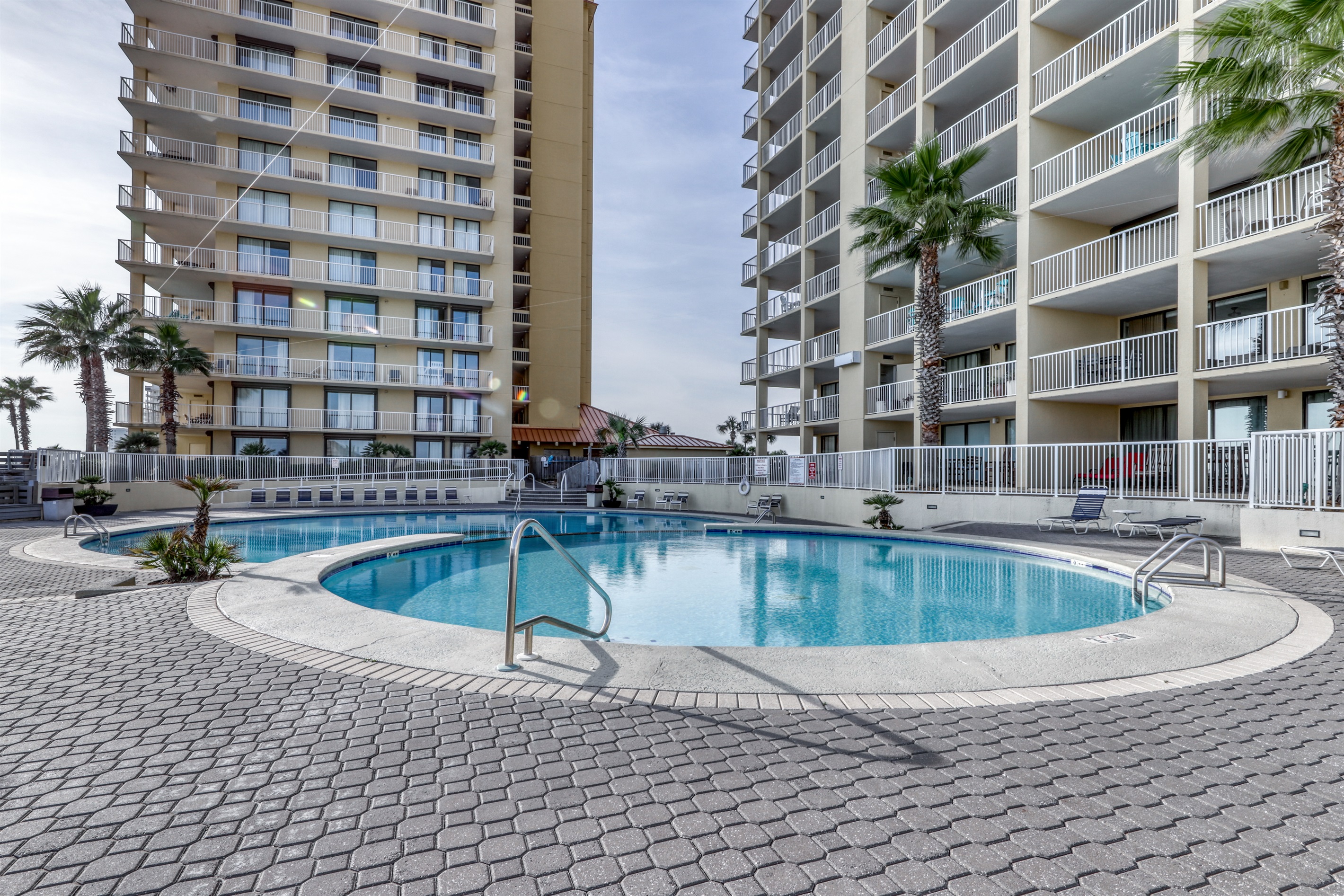 Exterior Pool