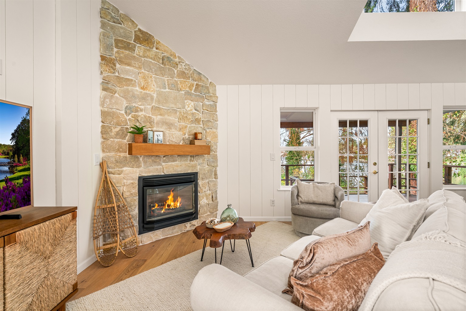 Imagine cozy nights in front of the fireplace, watching a good movie, reading a book or a having a great conversation.