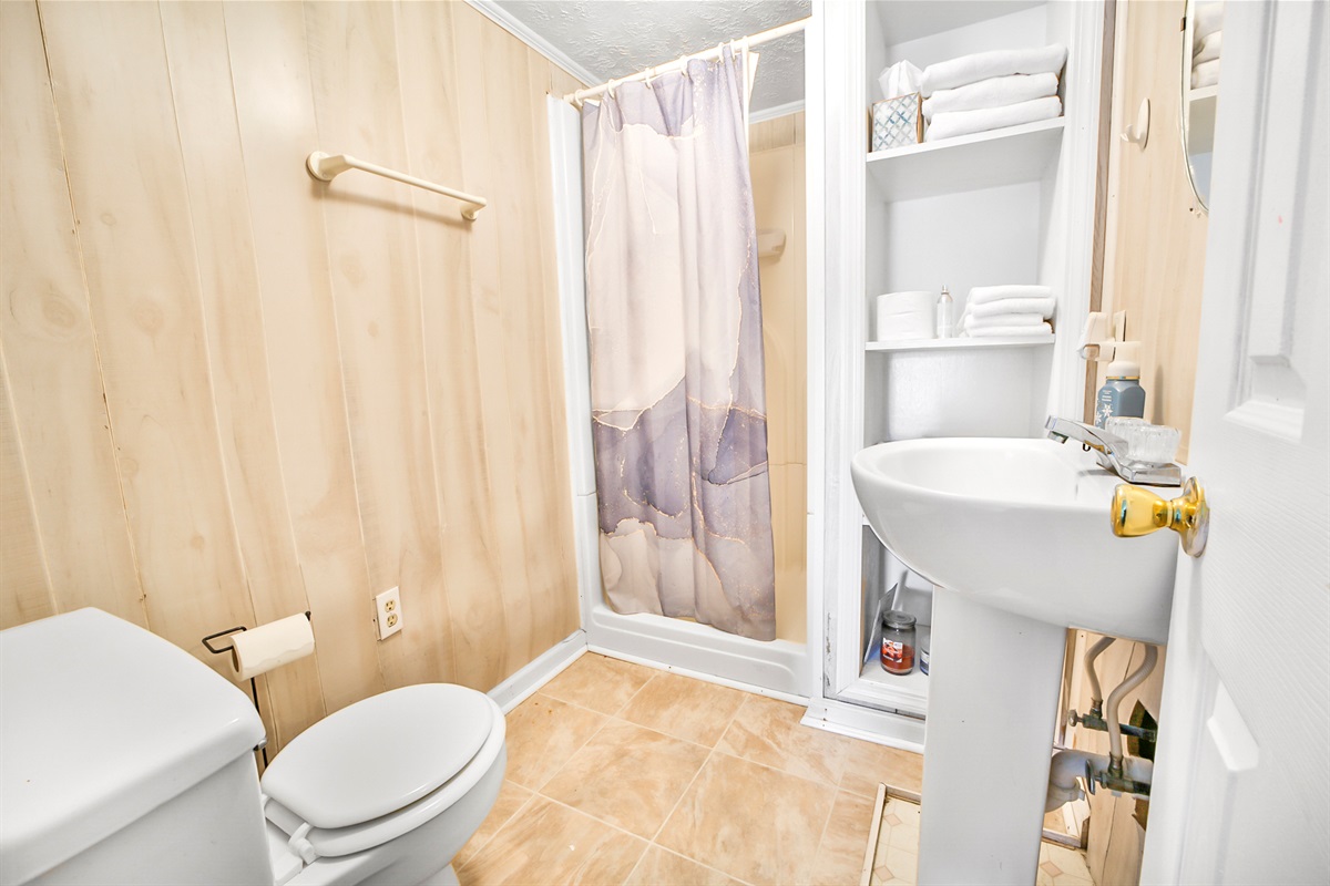 Bathroom 3 - Downstairs