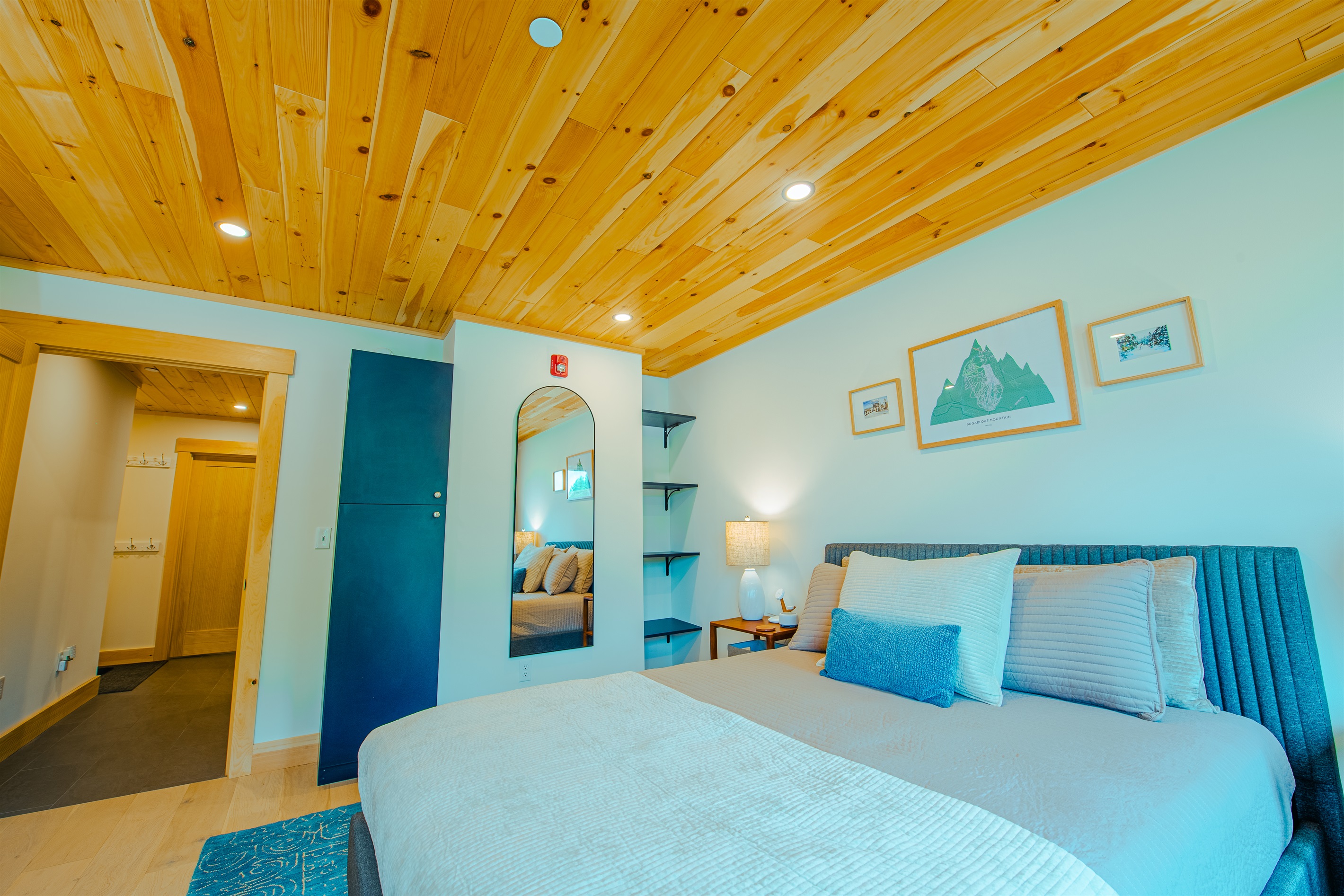Second Bedroom - Queen Bed