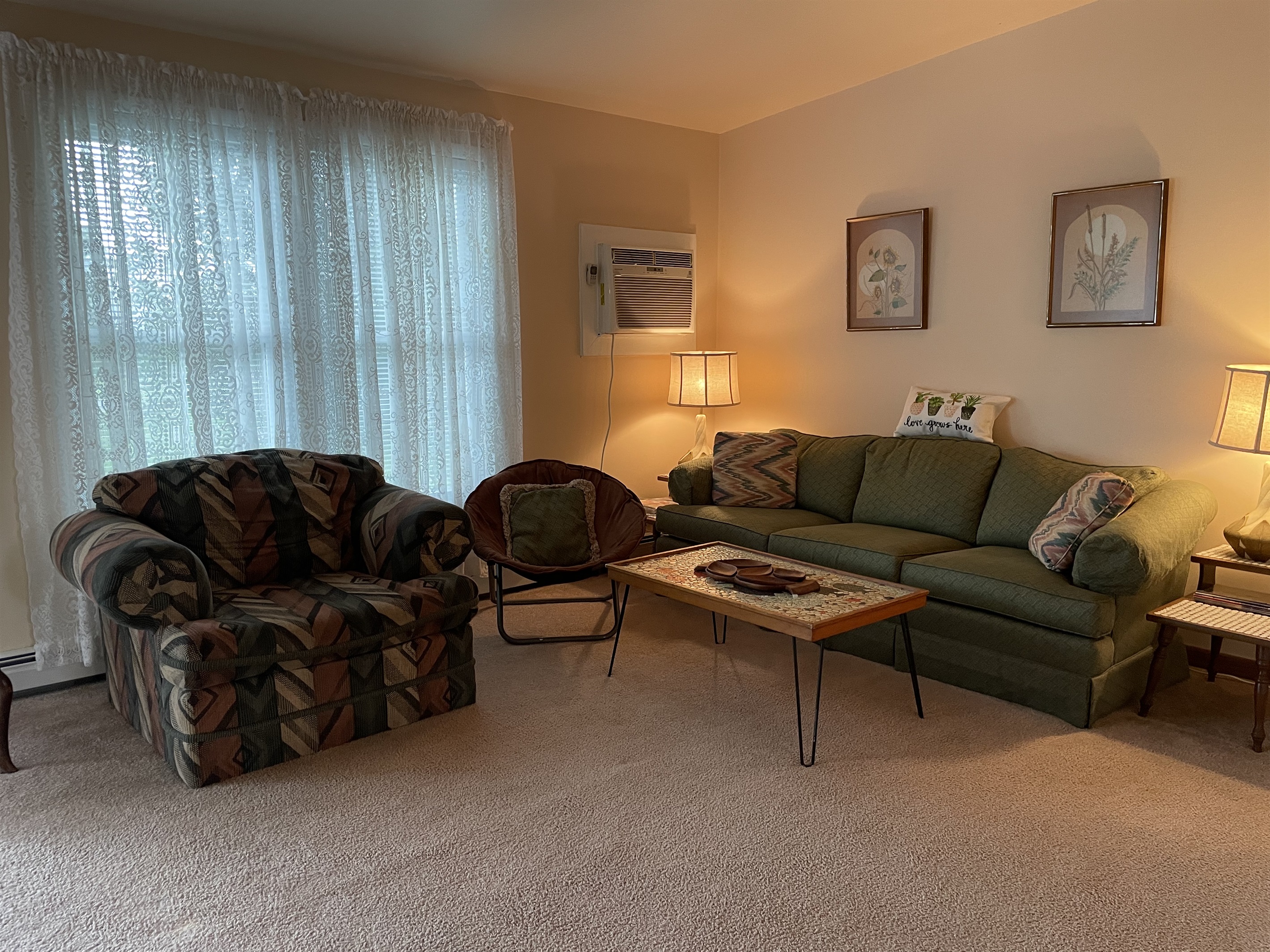 2nd Living room off Kitchen area
