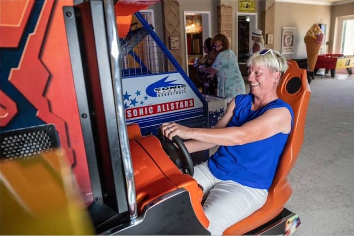 Racing simulator arcade thrill