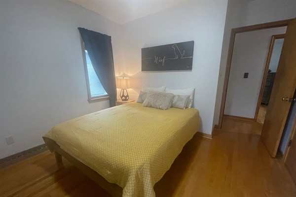 Third bedroom with queen size bed.