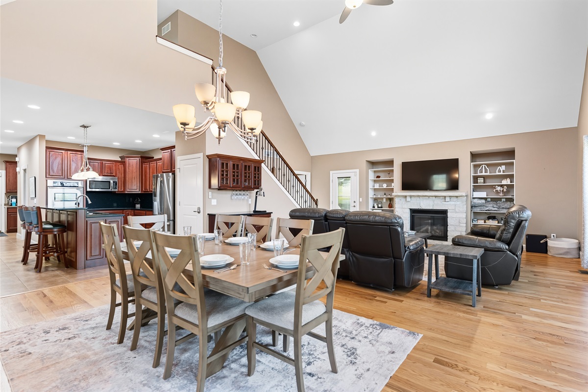 Vacation in style. There's room for everyone to spread out and enjoy.