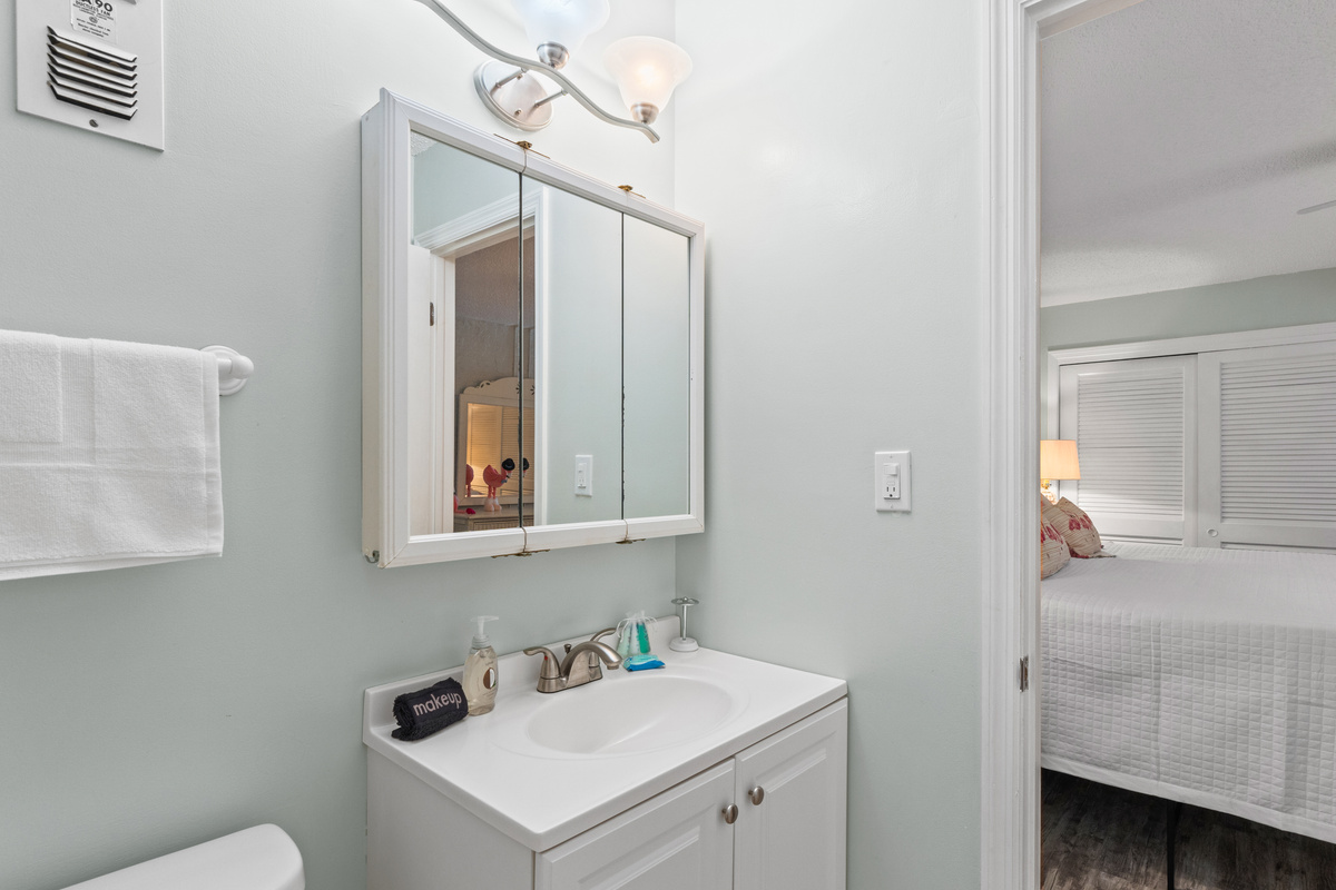 Bathroom 2 with Combination Tub/Shower