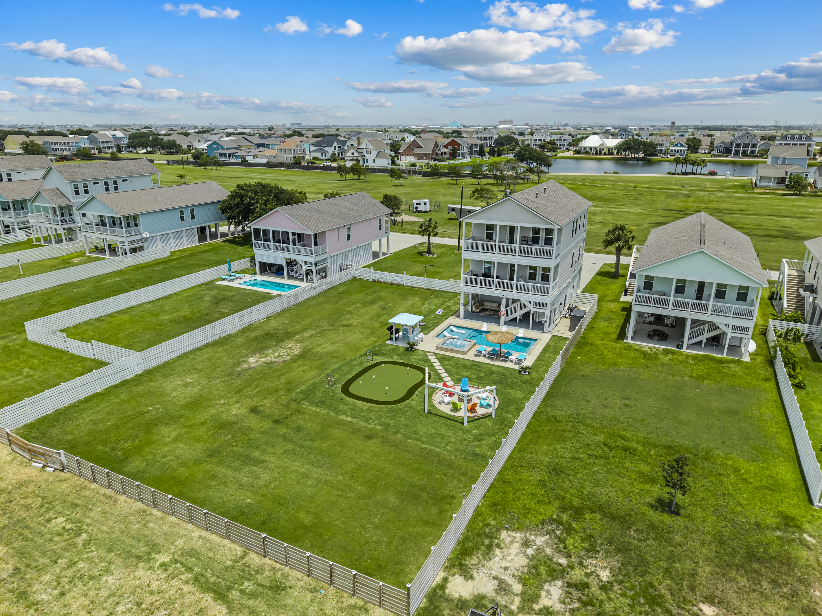 A Bird's-Eye View
From above, you'll see the home's fantastic location near the water, offering the perfect blend of relaxation, coastal beauty, and convenience.