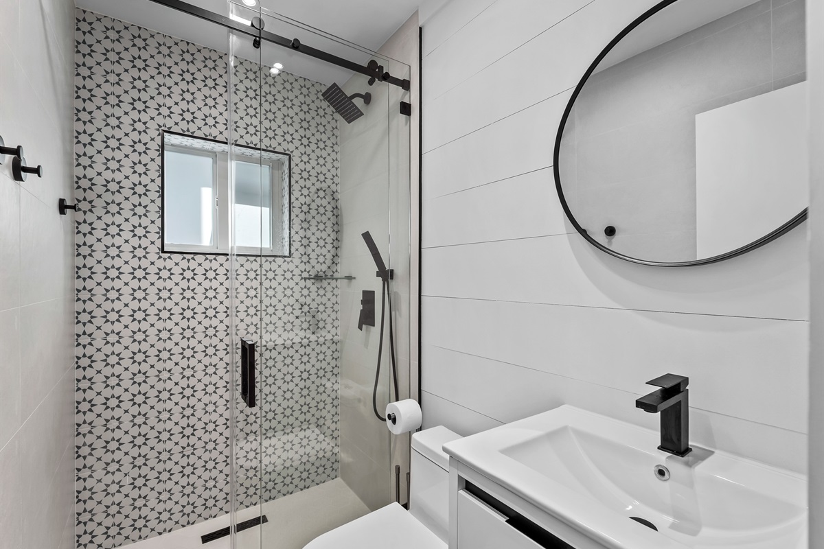 Bathroom 2 - Full Bathroom 