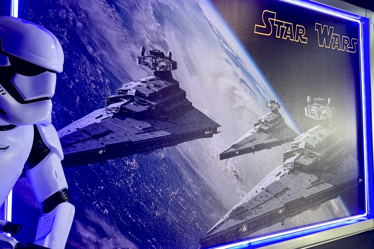 🌟 Enter a world of fun in our Star Wars-themed entryway, the ultimate kickoff to your vacation.