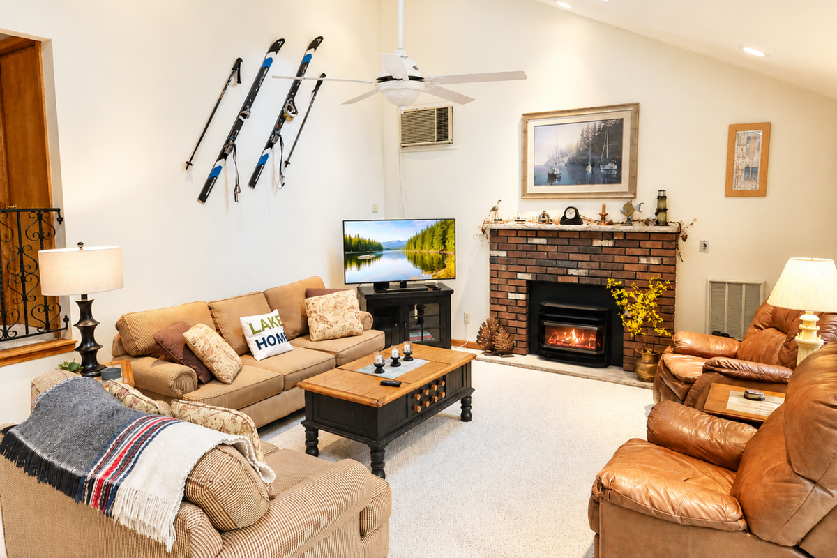 Living room with smart TV and comfy seating - Pocono Mountains - Serhii Vacation Rentals