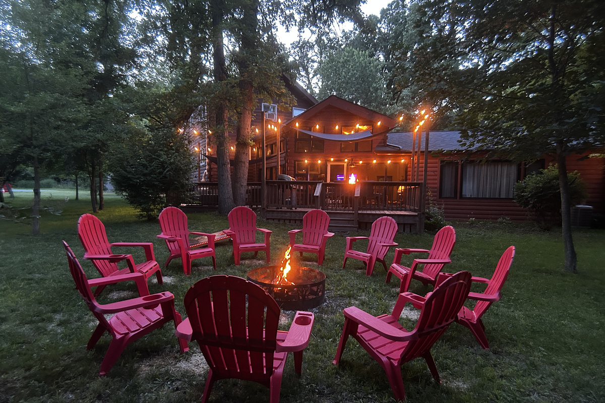 Unwind on the deck under the cafe lights or around the fire pit.