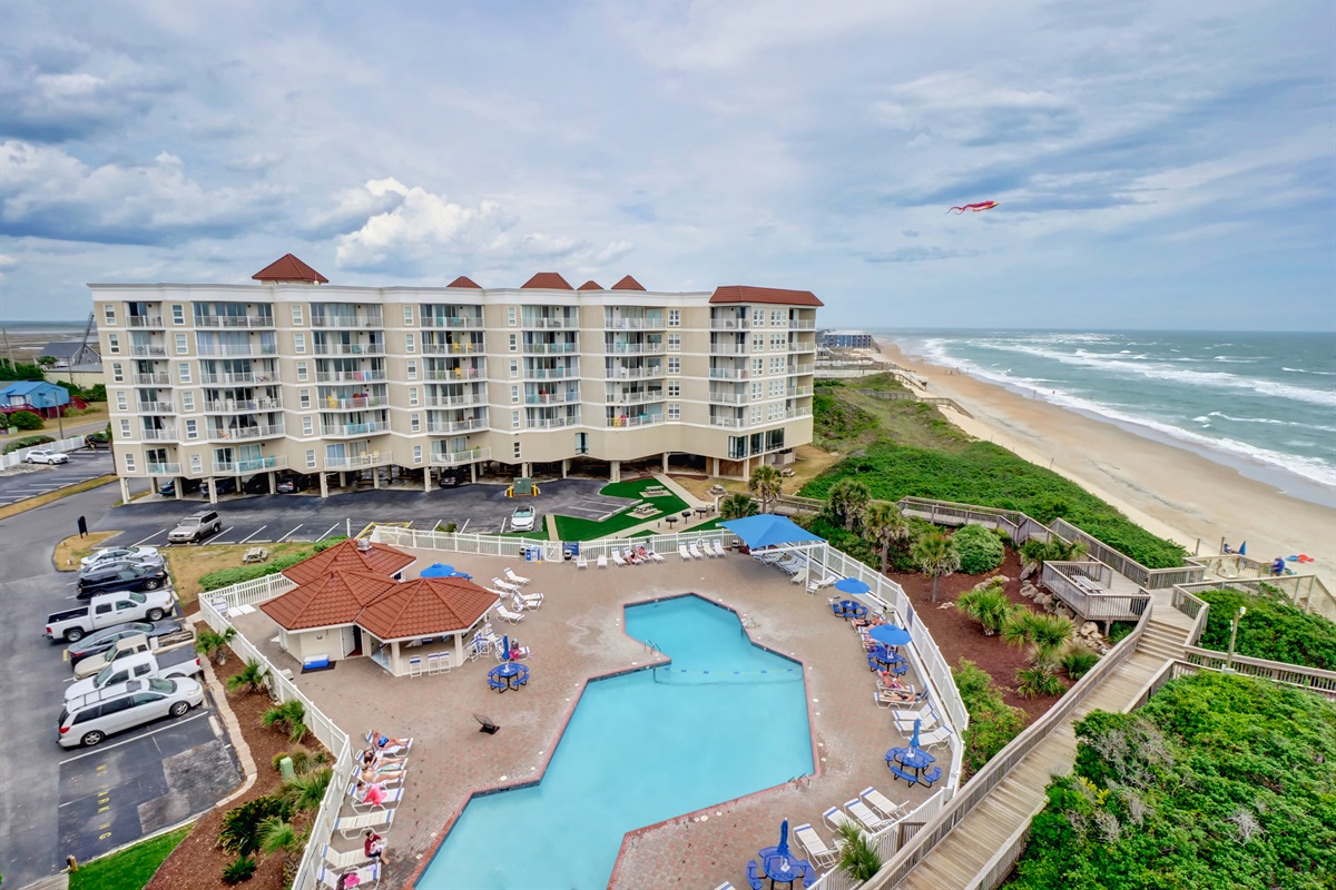 Oceanfront pool with poolside cabana for breakfast, lunch and cocktails