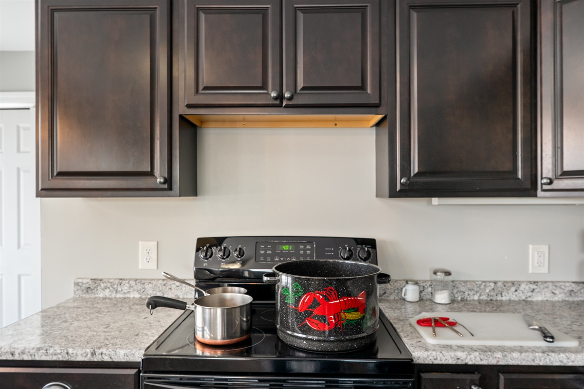 Kitchen - Flat Top Range and Oven - Lobster Bake