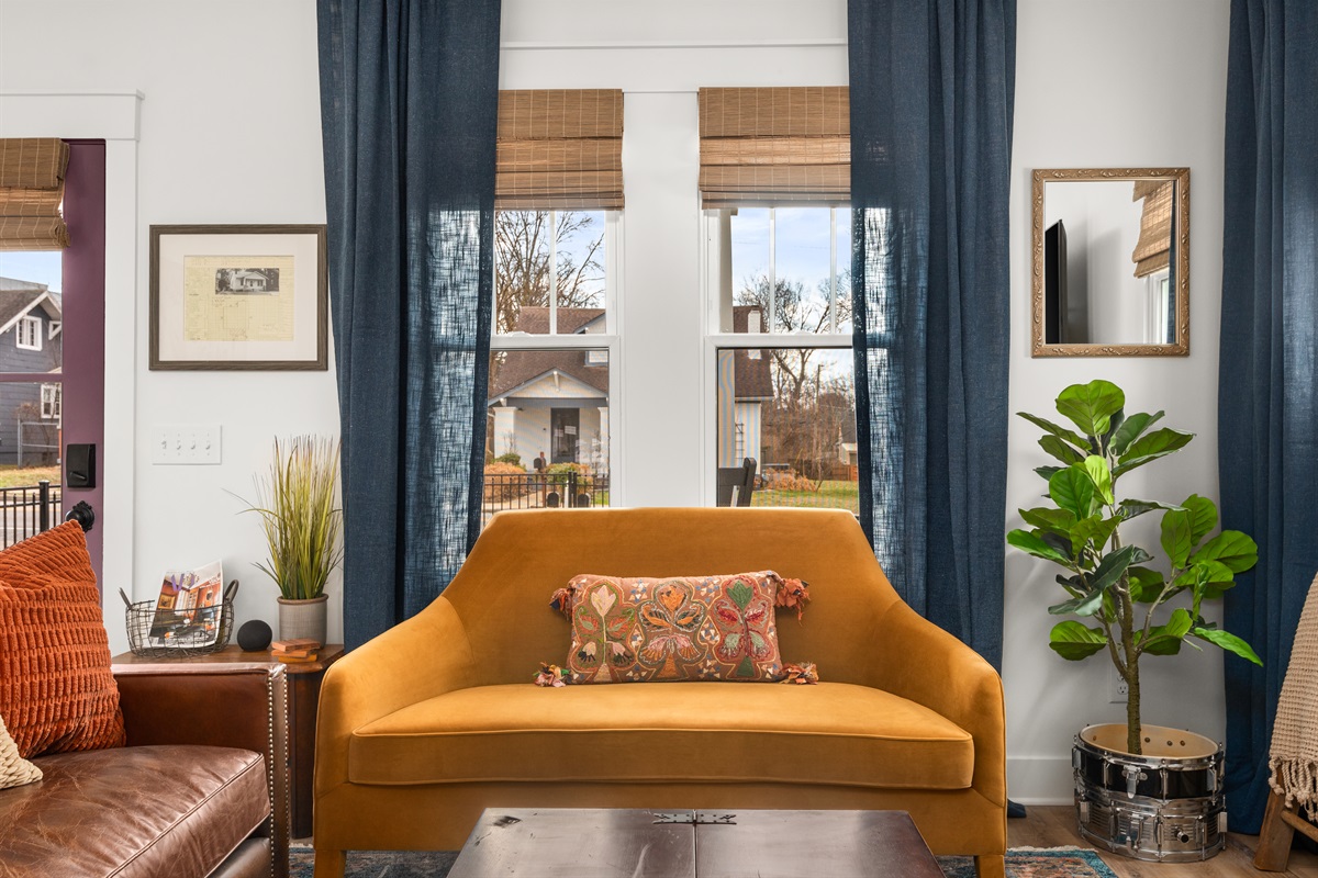 Main Living Space: Quality, comfortable furniture.