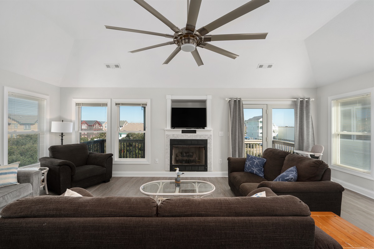 Bright and airy living room with coastal décor.