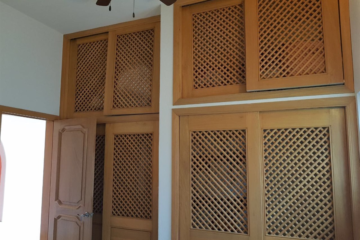 Bedroom 5 (1st Flr) - Closet