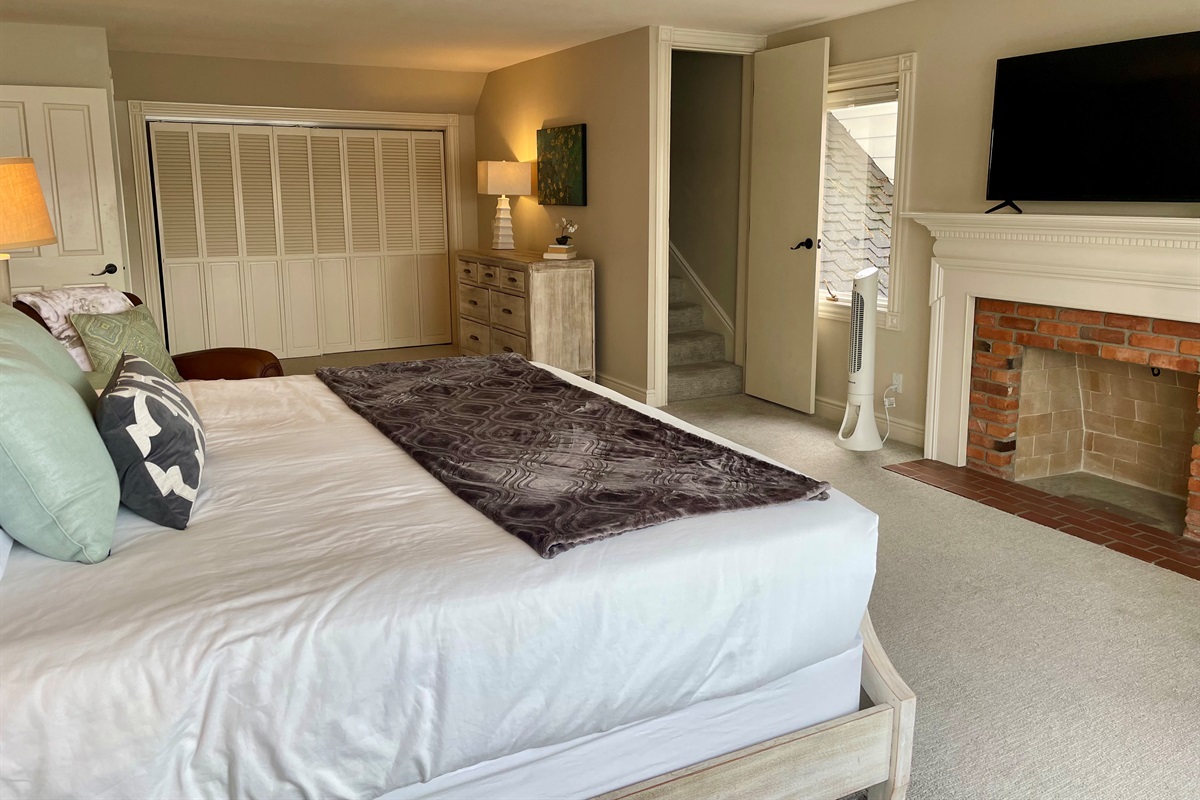 Primary suite, Stairs to Loft