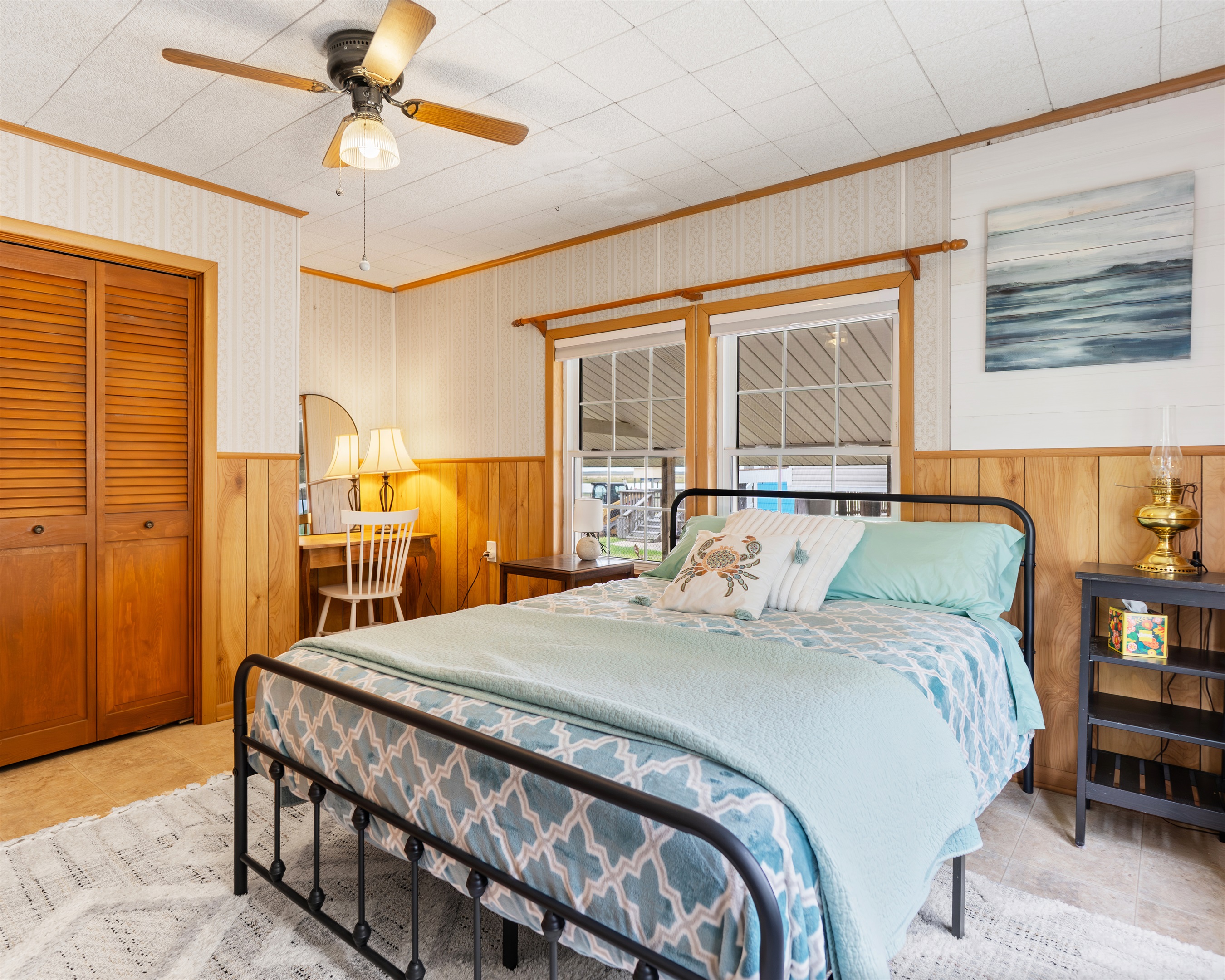Queen Bedroom #1