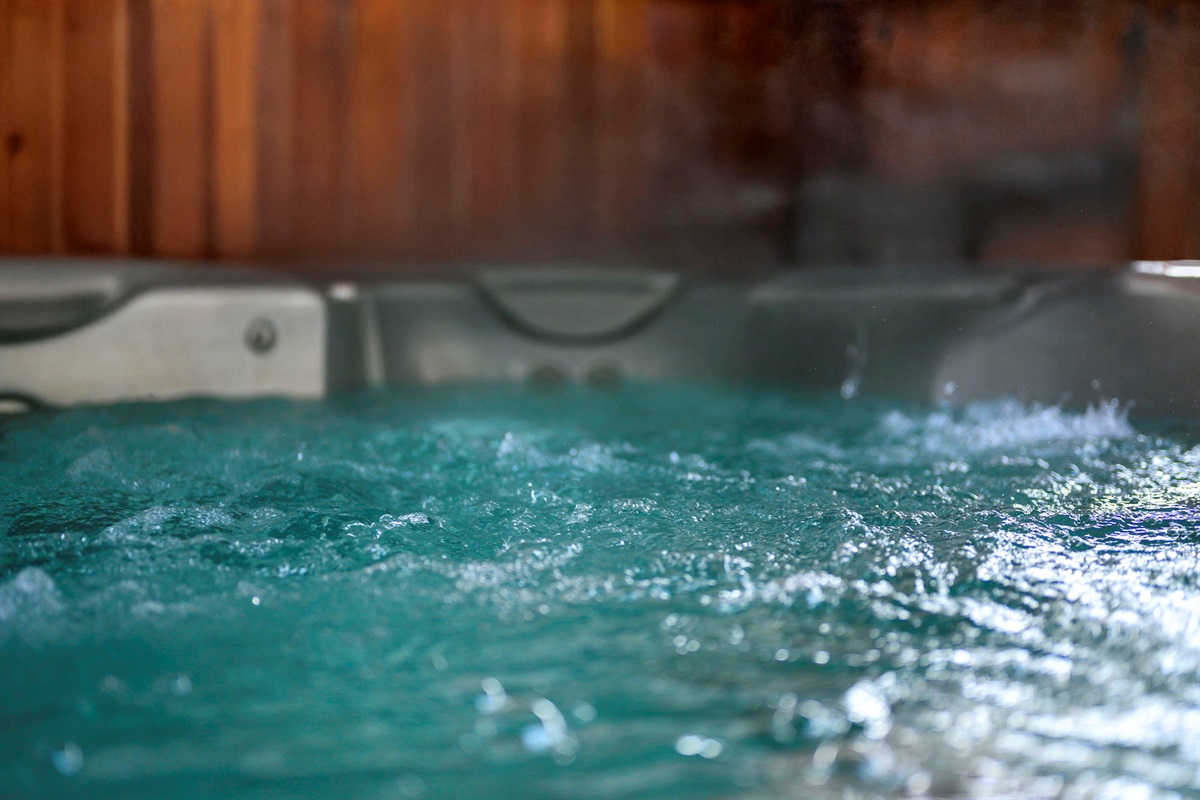 Private Hot Tub:
A secluded hot tub tucked into the trees for ultimate relaxation. Soak after a day on the lake or trails and enjoy a true spa-like experience in total privacy.