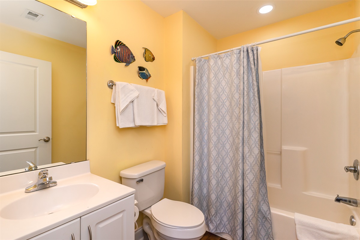 6th Bathroom upstairs