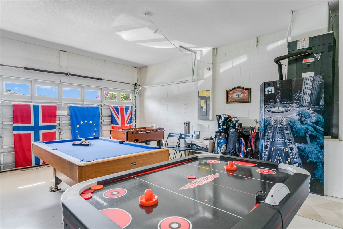 There are six sets of golf clubs for guests to use including a lefty set!