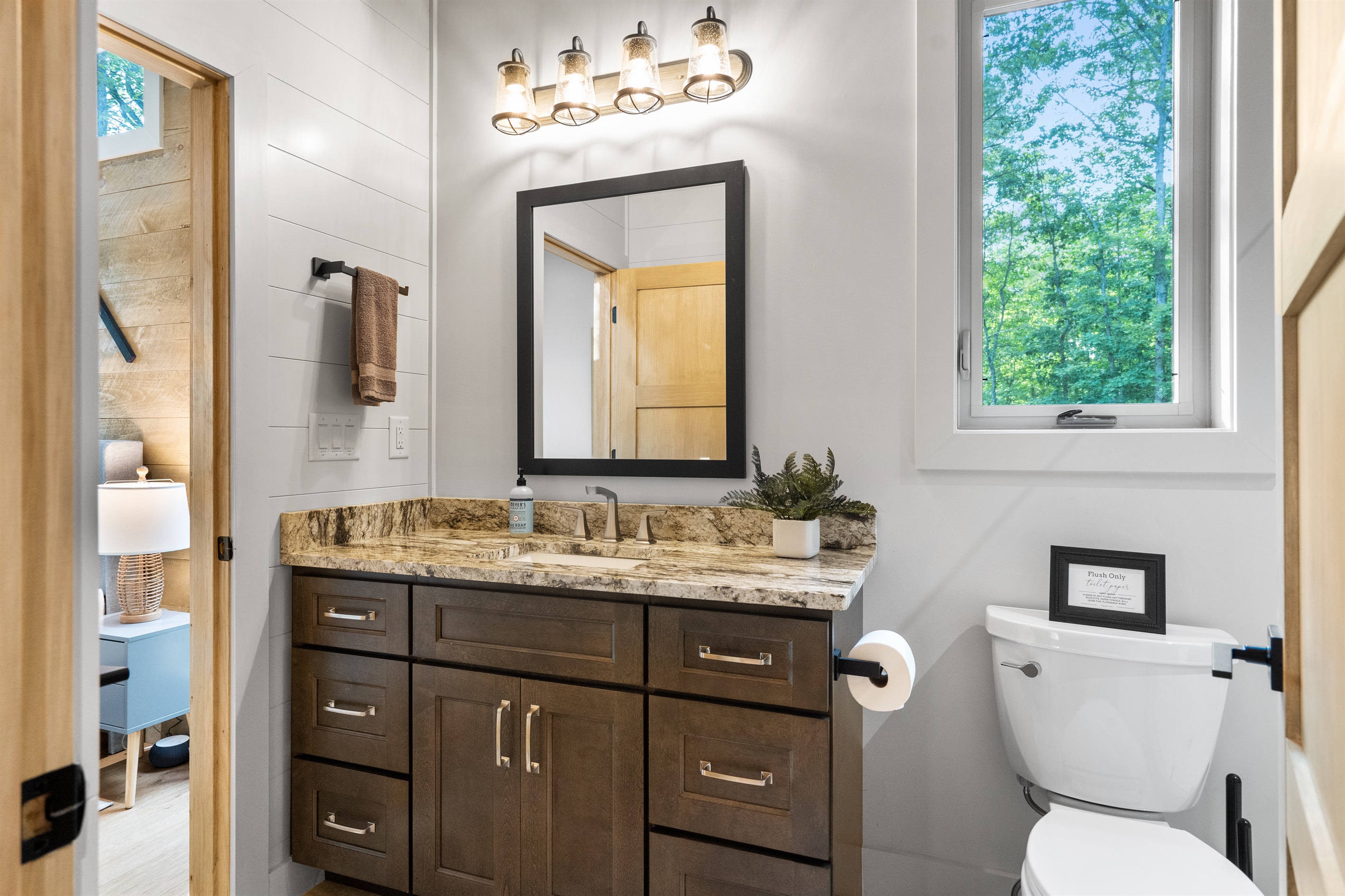 Main level bath #2