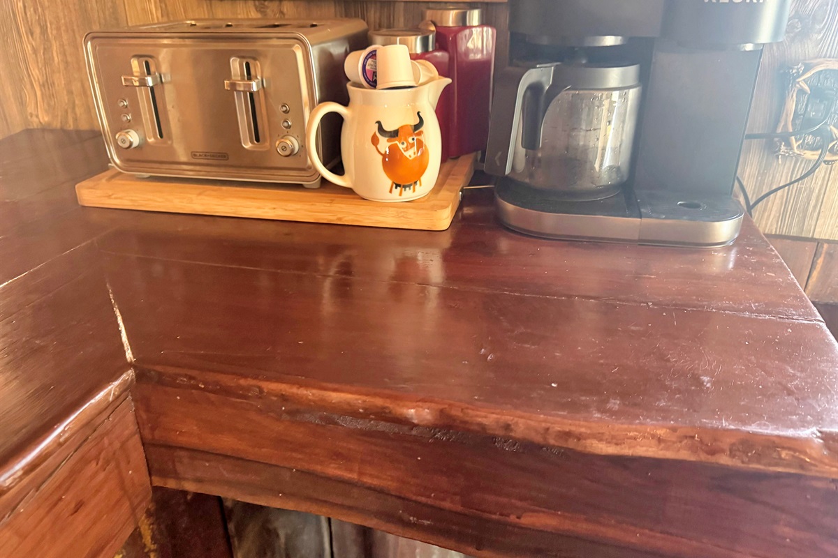 Keurig duo with starter K-cups provided.  4 slice toaster.