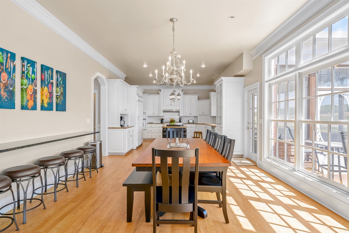 Dining area seats up to 20