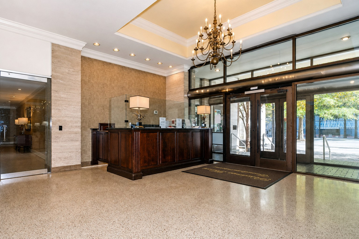 Welcome! Before heading up to the condo, please stop by the front desk and check in with our friendly concierge. They’ll be happy to help and make your arrival smooth and easy.
 