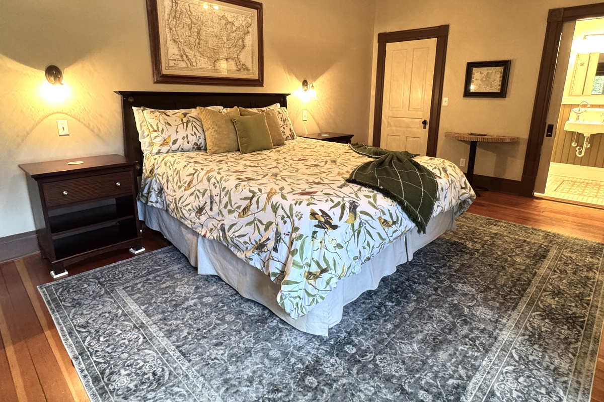 2nd Floor, Cal King Bed