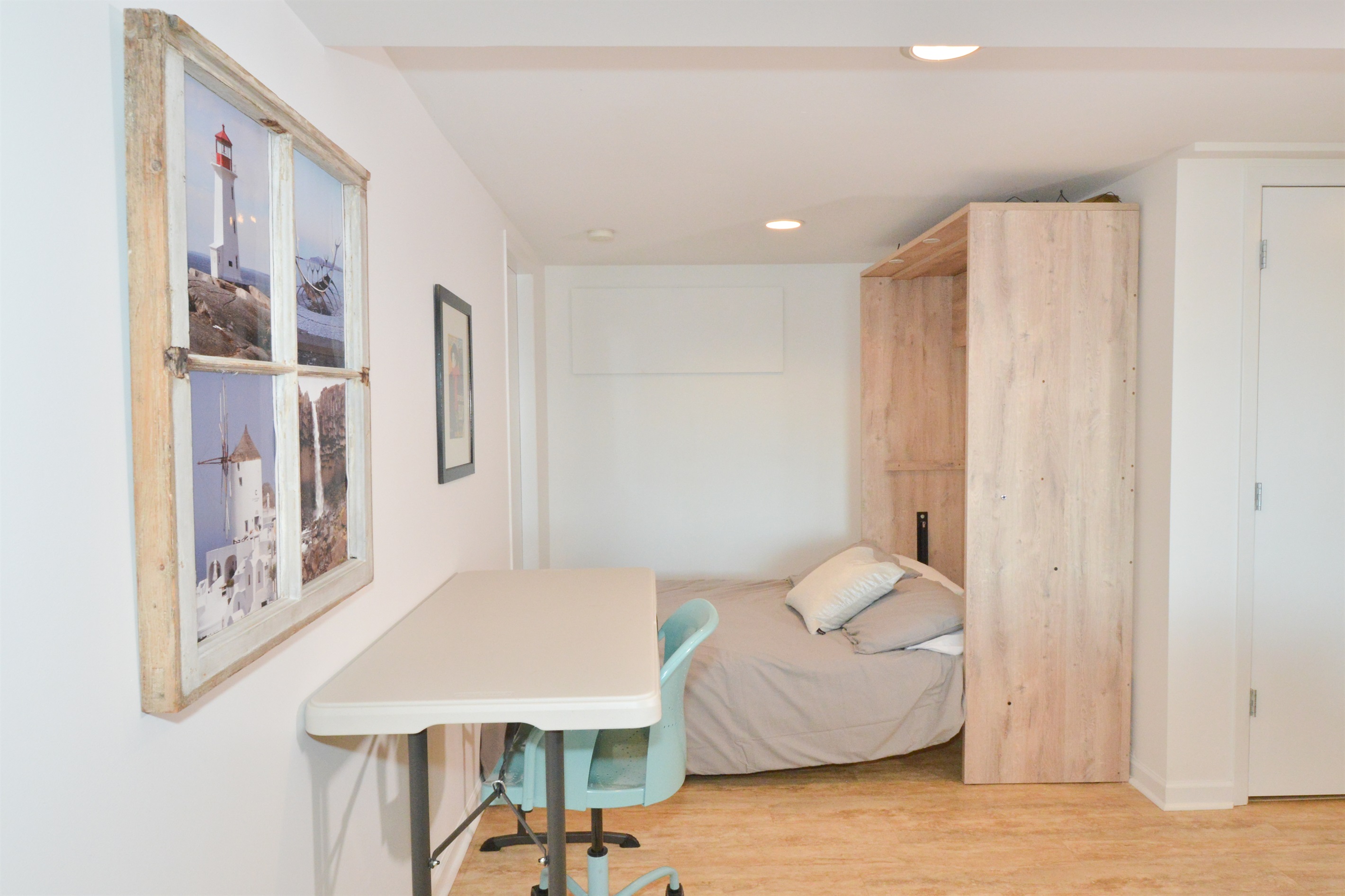 Double Murphy bed for flexible sleeping arrangements