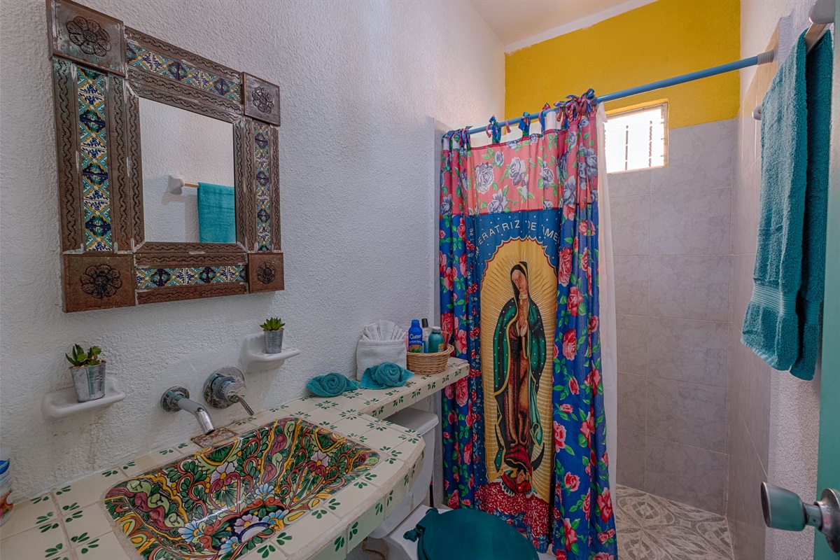 Casa Maare bathroom