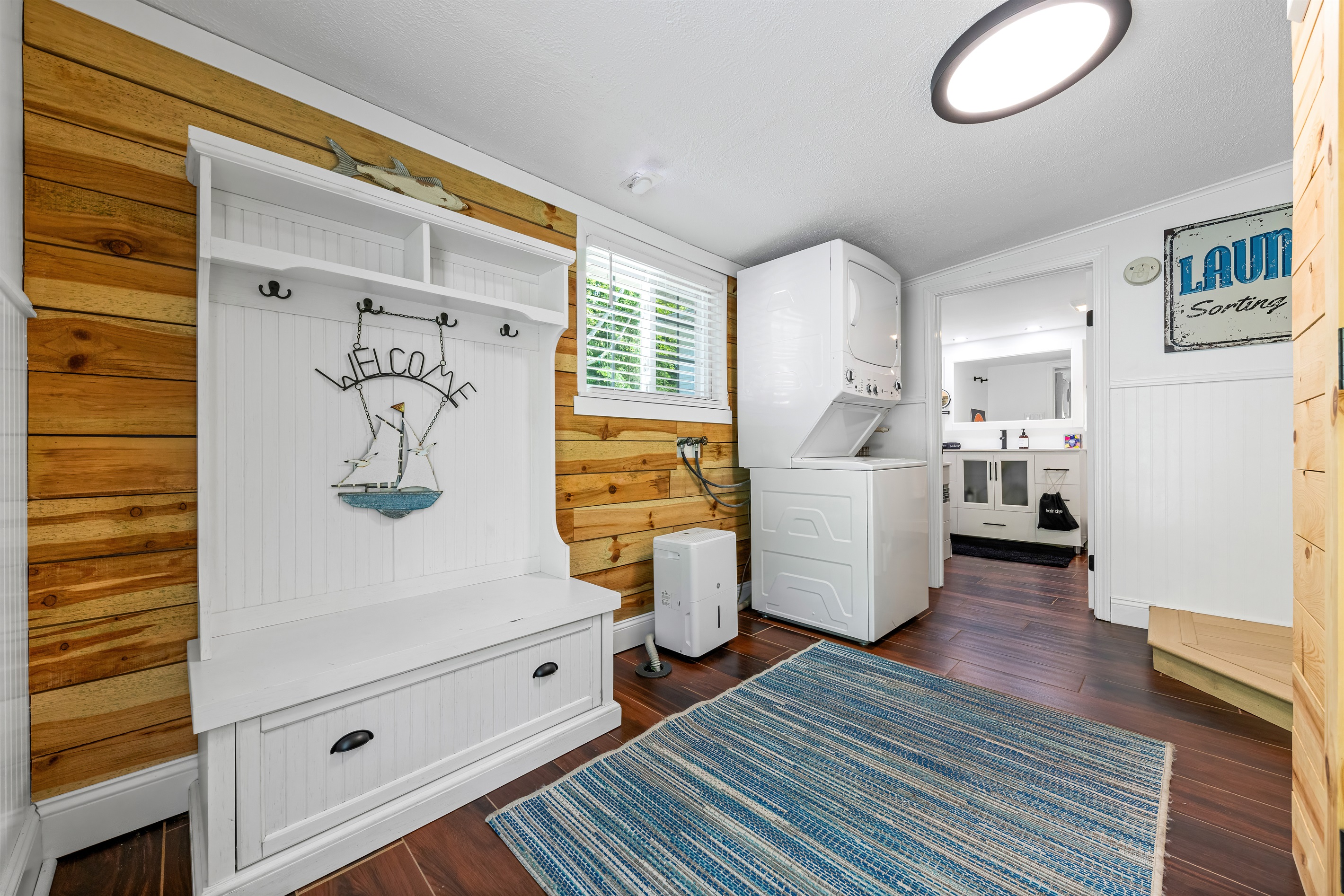 Entry / Laundry