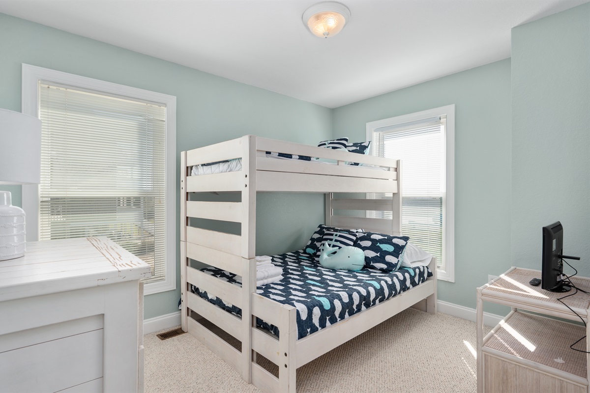 Bunk Bedroom features a Twin over Full bed!