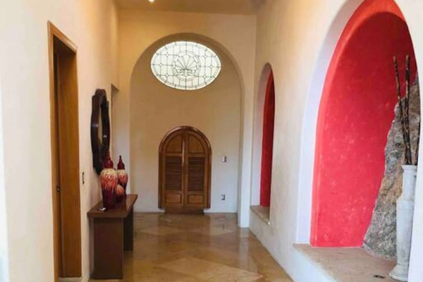 Entrance hall way