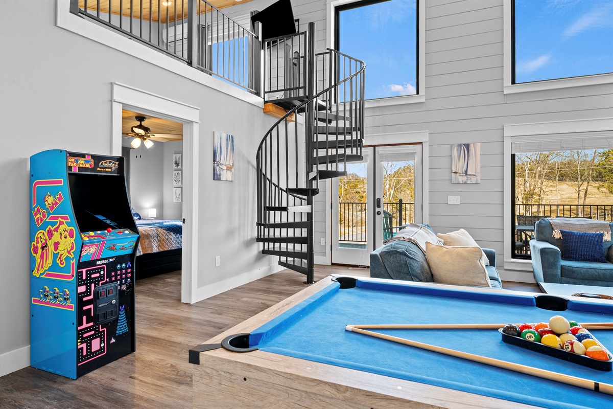 Arcade game and pool table area—great for kids, teens, and adults alike. Entertainment built right into your stay.