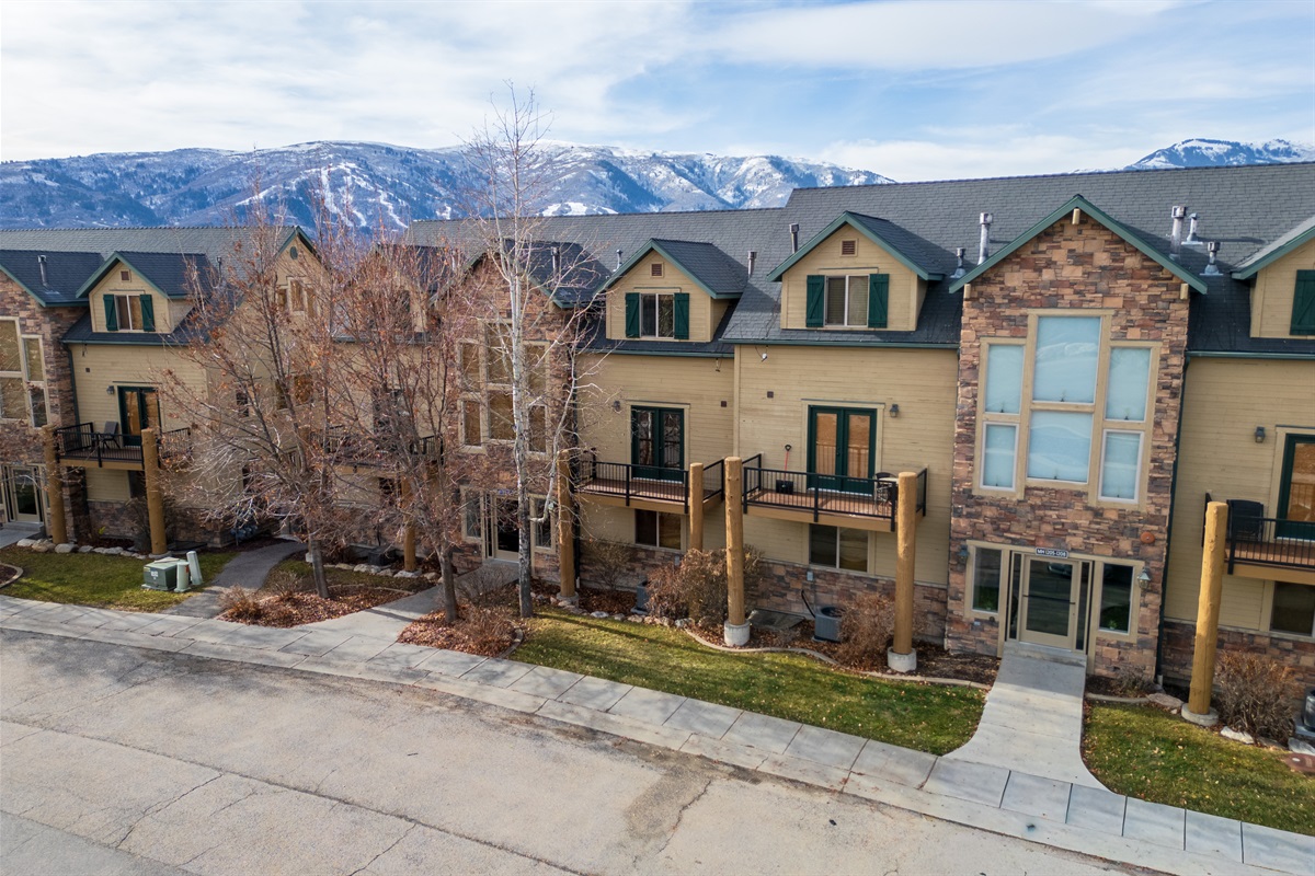 Exterior of Summit Haven.