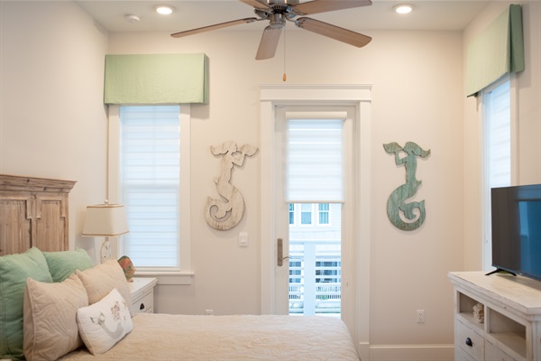 Mermaid Room / Upstairs