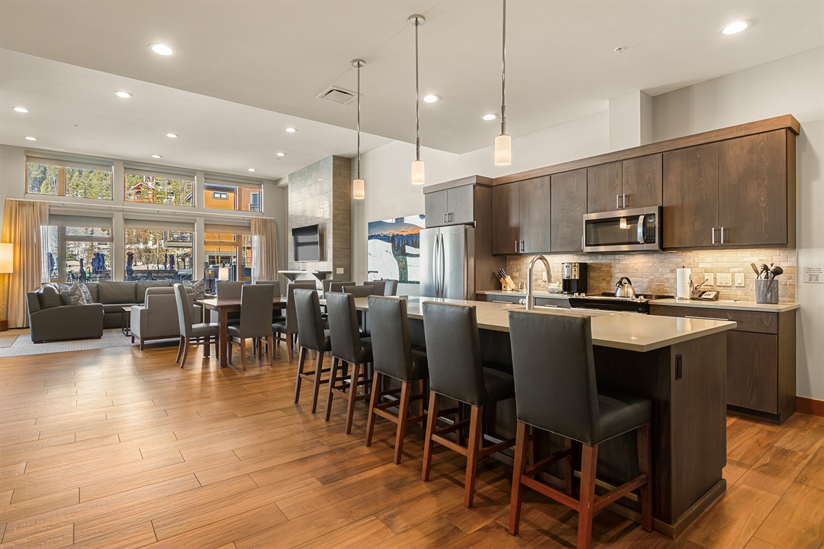 Large kitchen with lots of seating