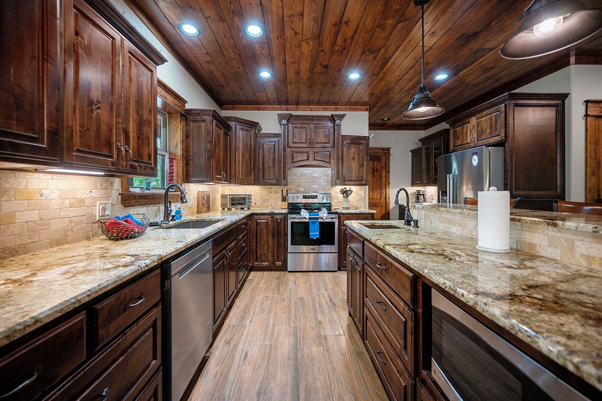 Granite cabinets and stainless steel appliances