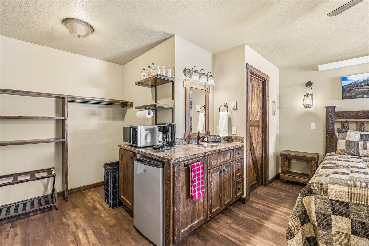 Kitchenette and Sink