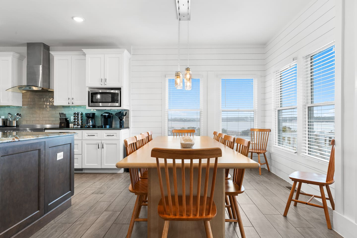 Dining table with seating for up to 10 guests. 