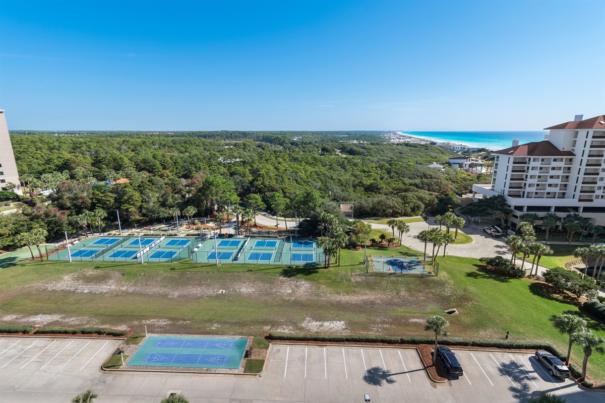 Pickleball/Basketball Courts