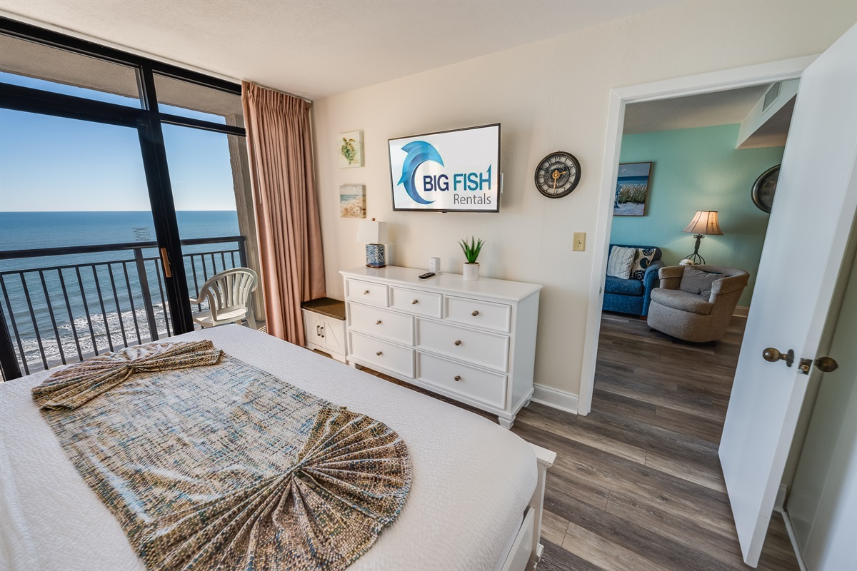 Stunning Bedroom Beautifully Decorated with Amazing Views 💫✨