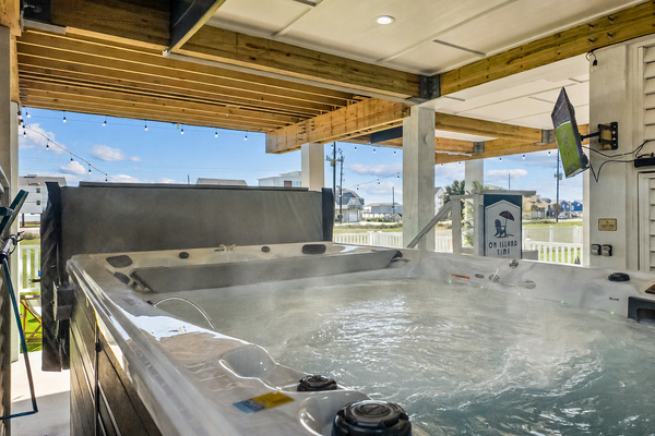 Enjoy hours of fun and relaxation in your dual zone swim spa! Swim in the endless current in the heated pool or relax and watch tv in the hydrotherapy hot tub.