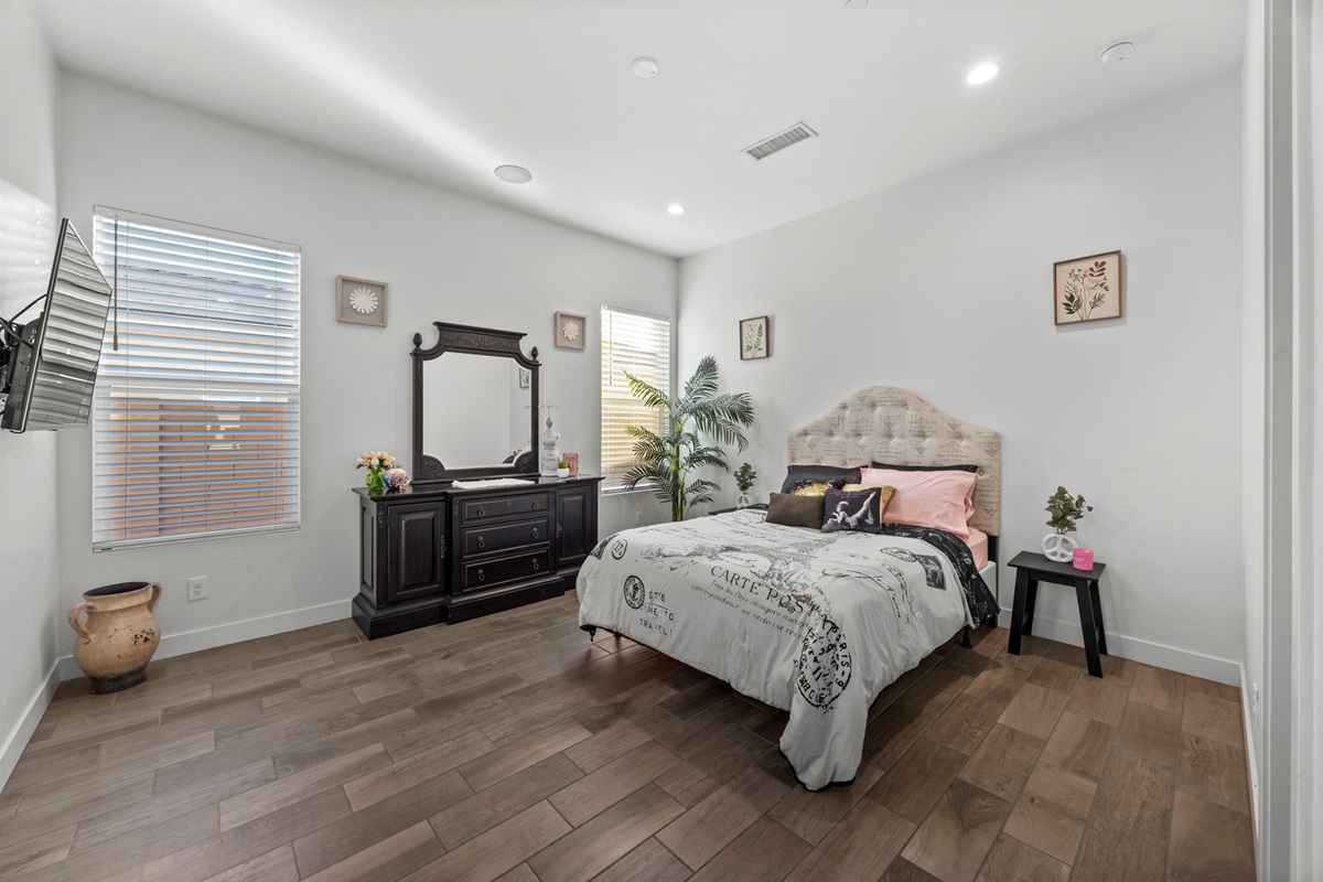 The Grand Peoria Estate – 5BR / 4.5BA Luxury + Casita — Modern Home | Sleeps 10 | Family Escape w/ Casita, Peoria, Arizona — photo 38