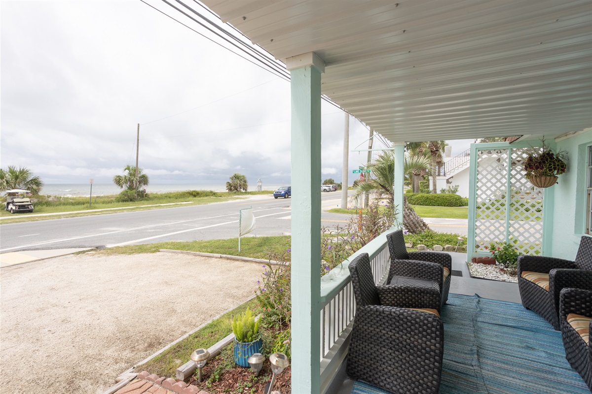 Outdoor sitting area/parking